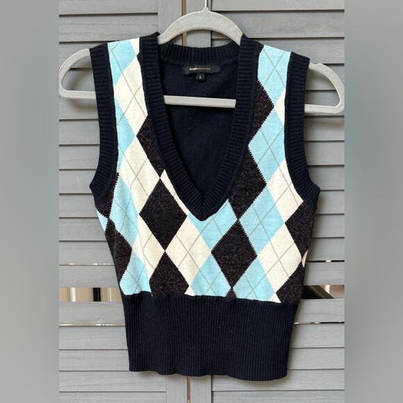 BCBGMaxAzria Sweaters - BCBGMaxAzria Cropped Fitted Angora and Wool V-neck Argyle Knit Sweater Vest Sz L